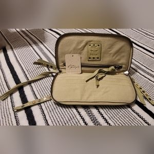 FREE PEOPLE WRISTLET WALLET